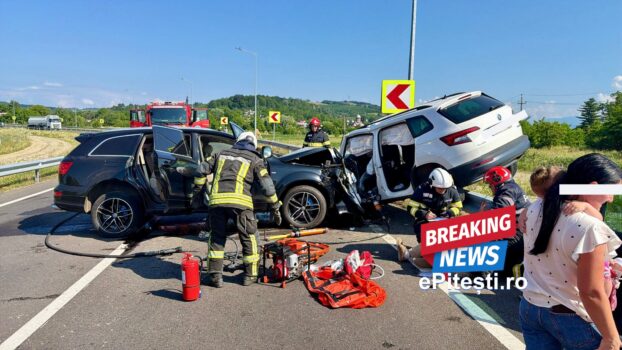 Impact devastator între un Audi Q7 și o Skoda! Șase victime, dintre care doi copii