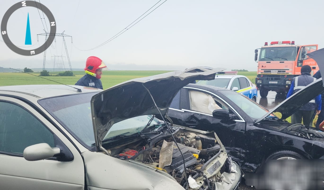 Accident grav, cu victime, în Argeș: Doi oameni au ajuns la spital