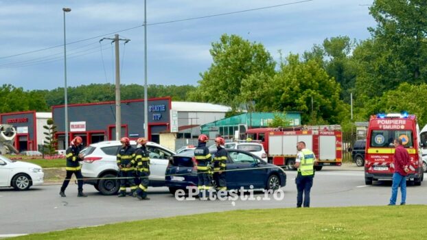 Pitești: Accident cu victimă în sensul giratoriu! Trafic haotic