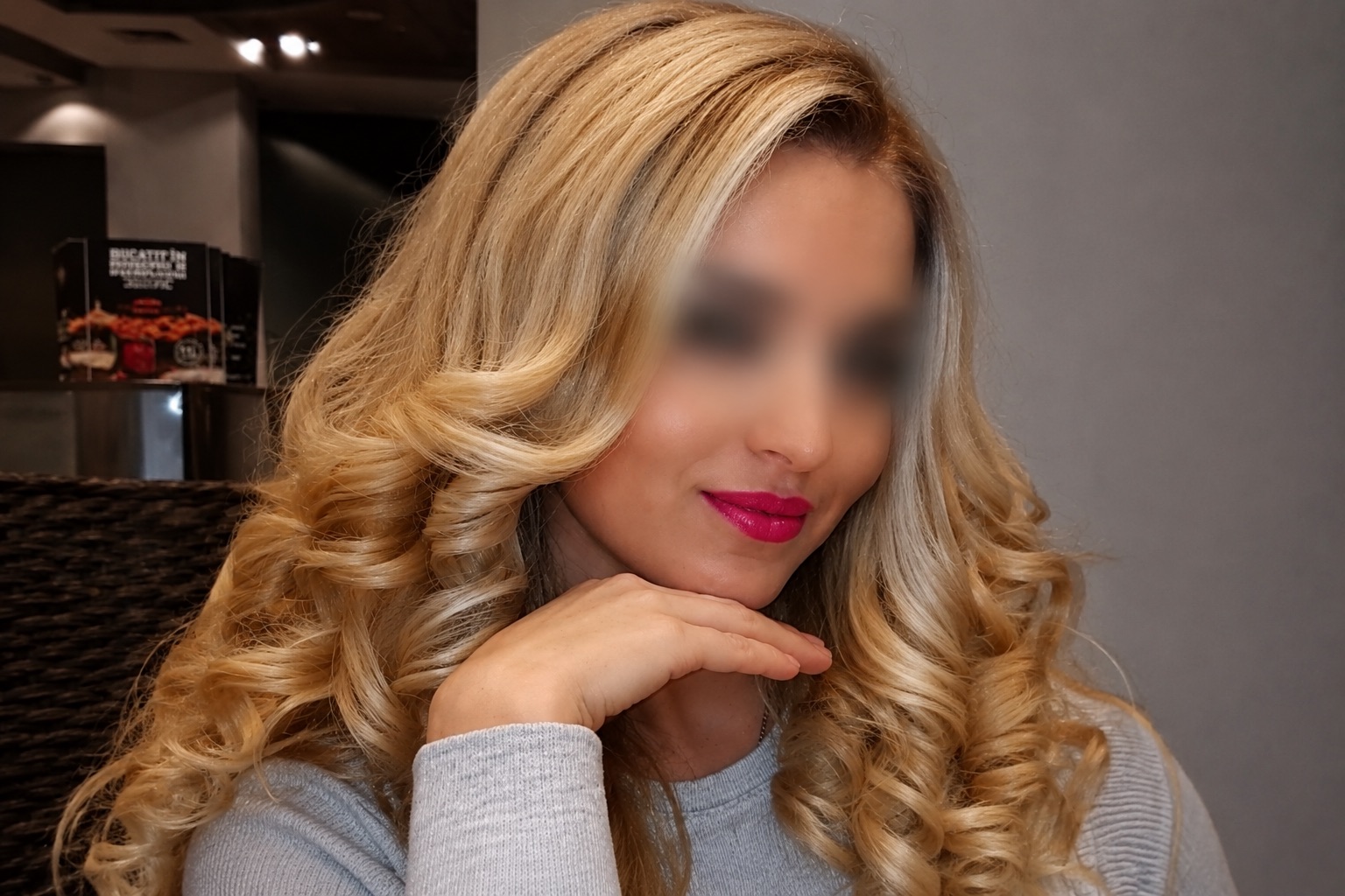 Lovitură pentru femeia care acuza un salon din Pitești că i-a distrus părul. Răspunsul ANPC, năucitor