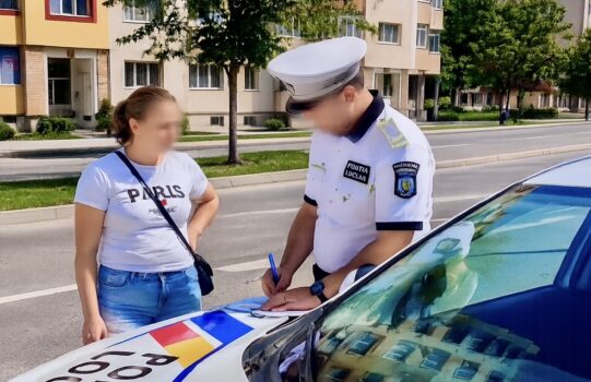 Angajată la „păcănele”, amendată după un gest de o nesimțire incredibilă în Pitești