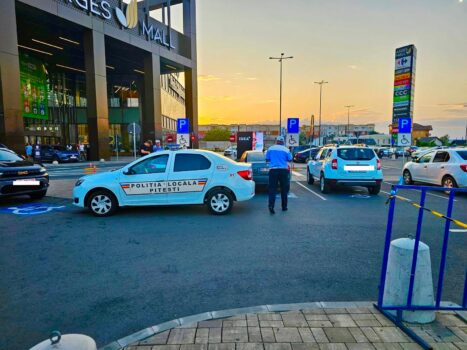 Amenzi din partea Poliției pentru șoferi în parcare la Argeș Mall
