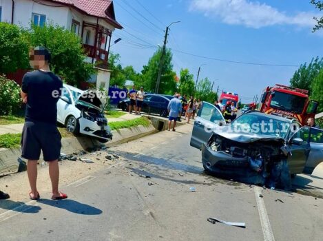 Accident grav – frontal, în Argeș! Mașini, praf!