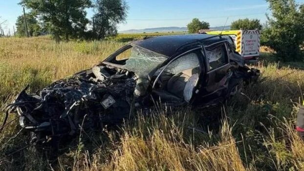 Tragedie! Mașină spulberată de tren! Șoferul nu a mai avut nici o șansă!