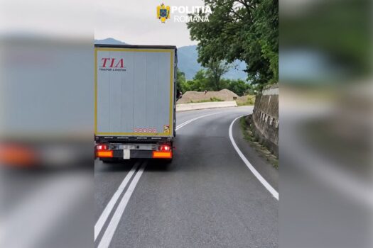 Scandalos: Șofer de TIR aproape de comă alcoolică filmat în trafic