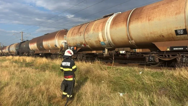 Tren încărcat cu motorină oprit, în Teleorman! Oamenii din zonă evacuați de urgență!