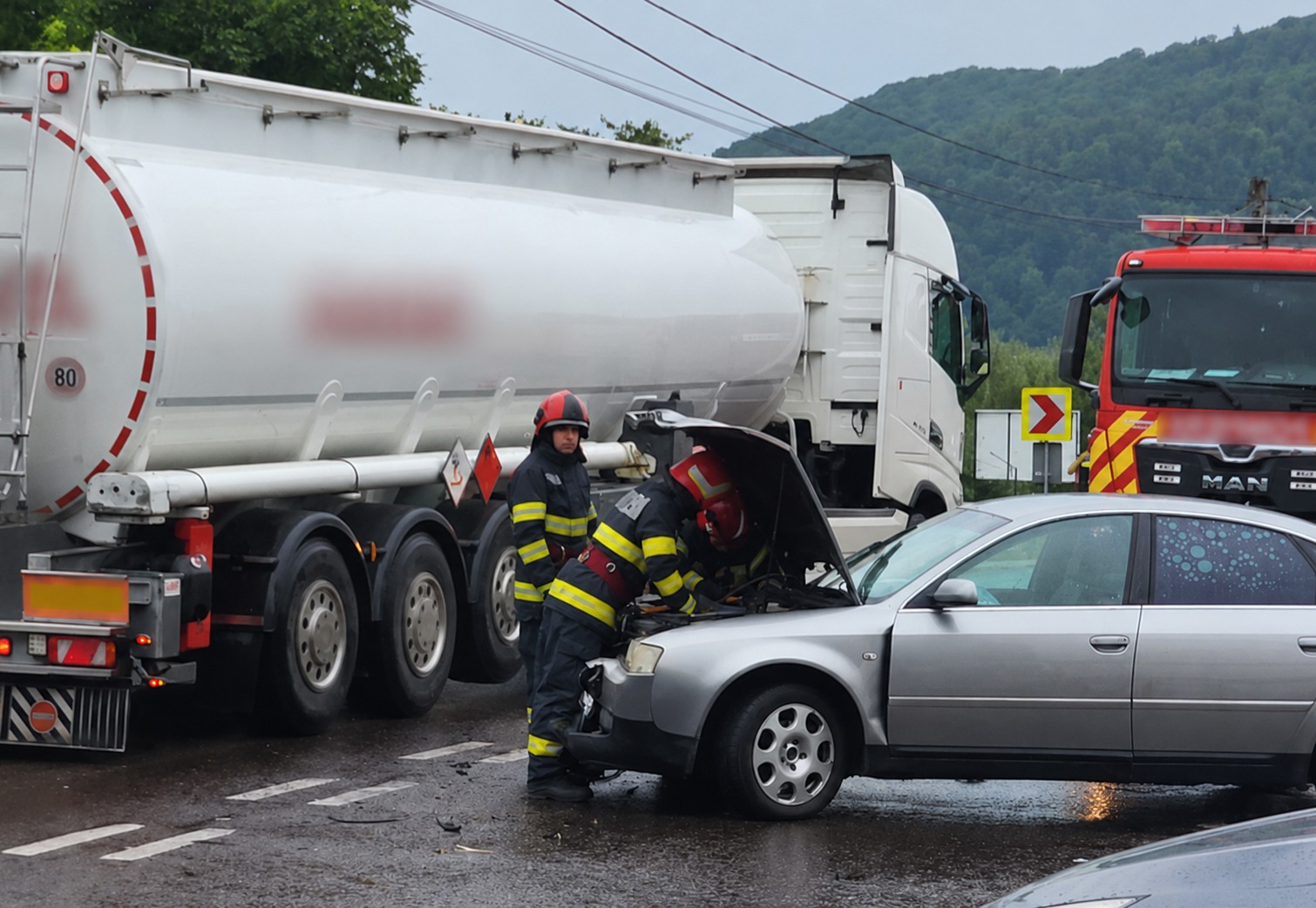 Blocaj pe DN7 Pitești-Sibiu: Cisternă implicată în accident