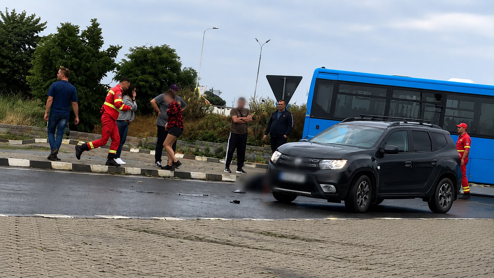 Accident în zona Uzinei Dacia: Copil de 15 ani cu trotinet întins pe carosabil