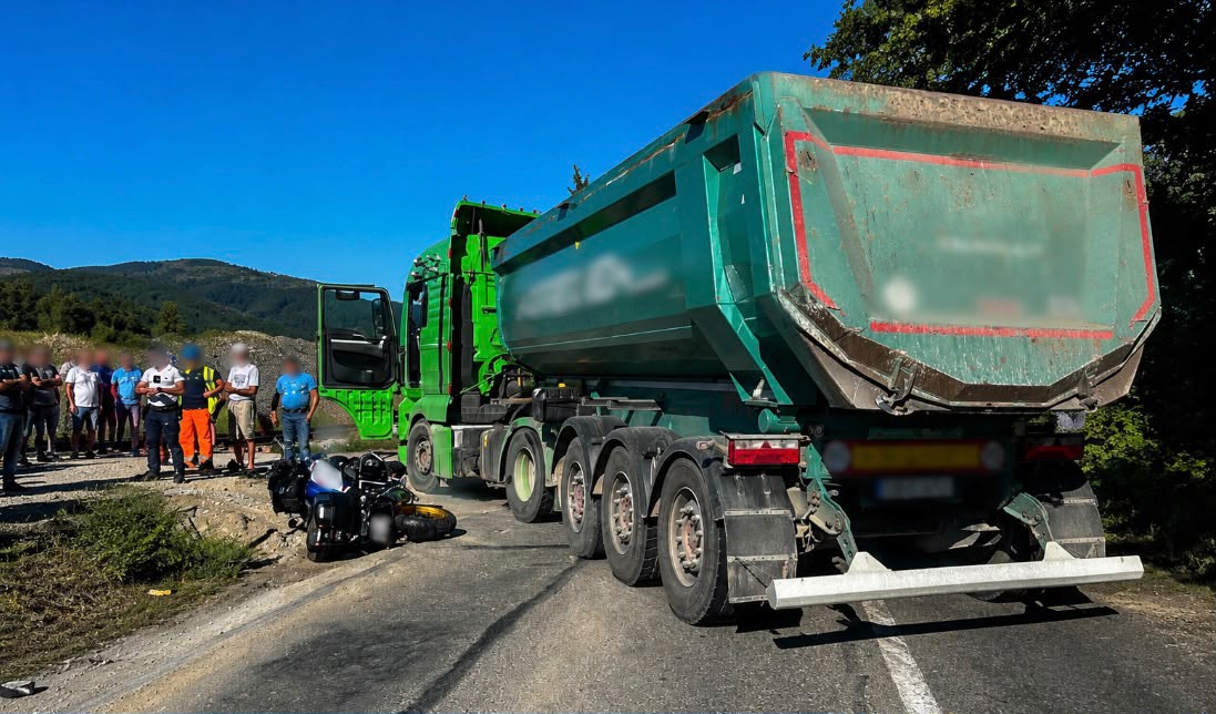 Accident grav între un TIR și o motocicletă, traficul blocat pe DN1, în Cluj