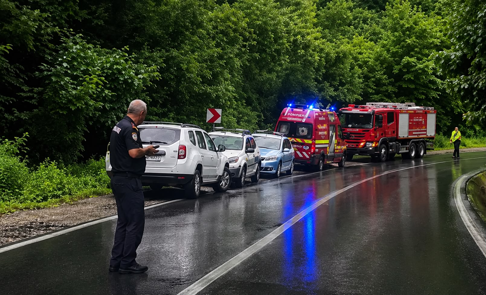 Accident în zona șantierului Autostrăzii A1 Sibiu–Pitești. Un bărbat a rămas încarcerat la Momaia