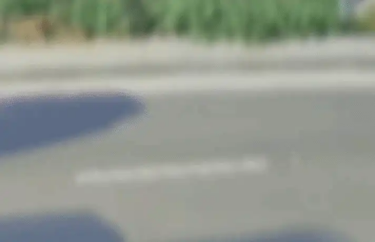 Scene șocante în Suceava. Un șofer ar fi lovit intenționat cu mașina un adolescent pe trotinetă, apoi l-a bătut