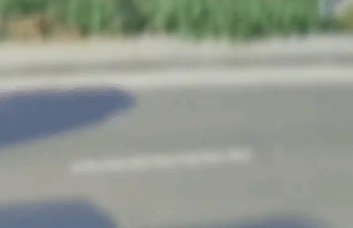 Scene șocante în Suceava. Un șofer ar fi lovit intenționat cu mașina un adolescent pe trotinetă, apoi l-a bătut