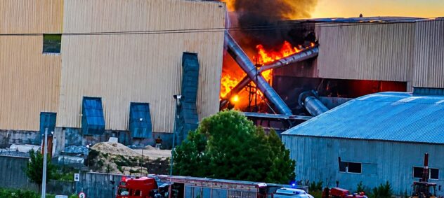 Explozie urmată de incendiu la o fabrică din Brașov. A fost activat Planul Roșu
