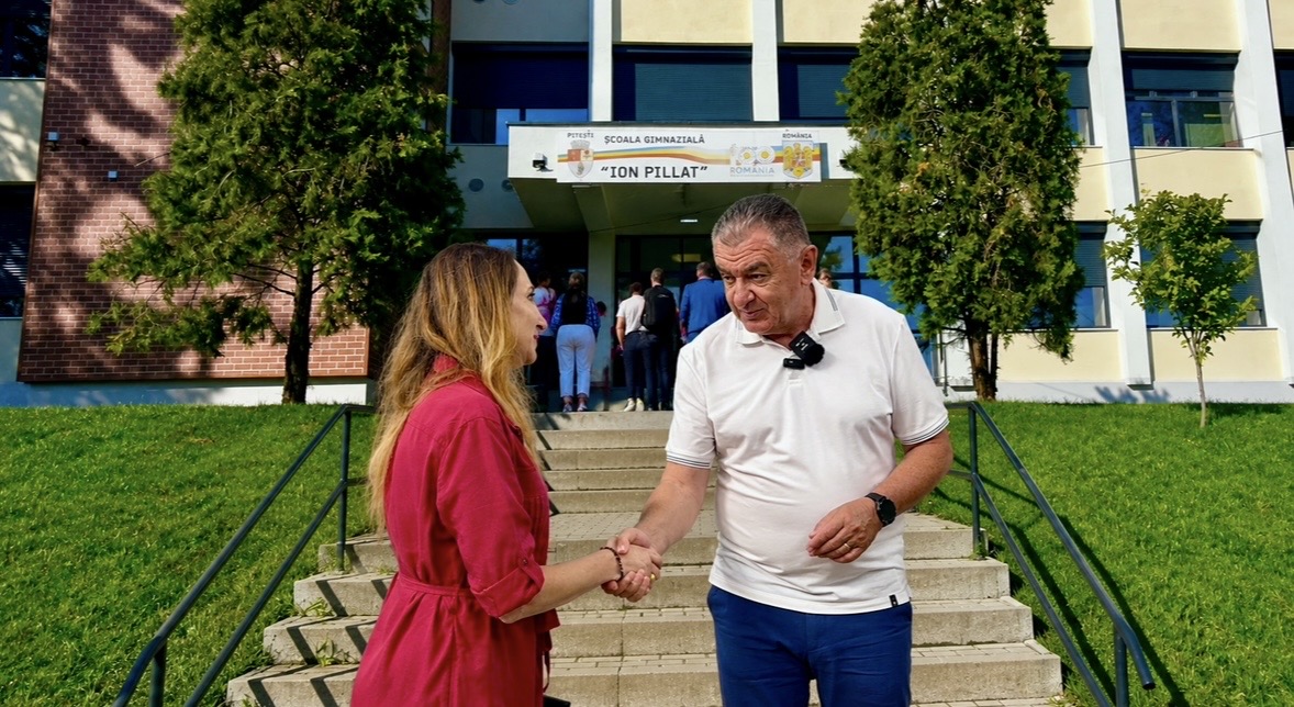 Pitești/Școala „Ion Pillat” – Gentea, după investiții masive: „Arată totul minunat, trebuie doar sa întrețineți"