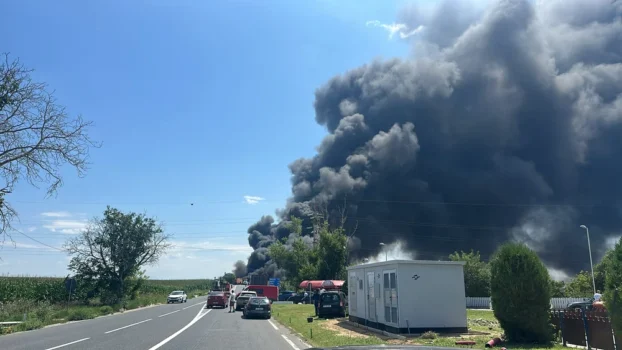 Accident grav pe DN2A, în Constanța: Mașină cuprinsă de flăcări după impactul cu un TIR