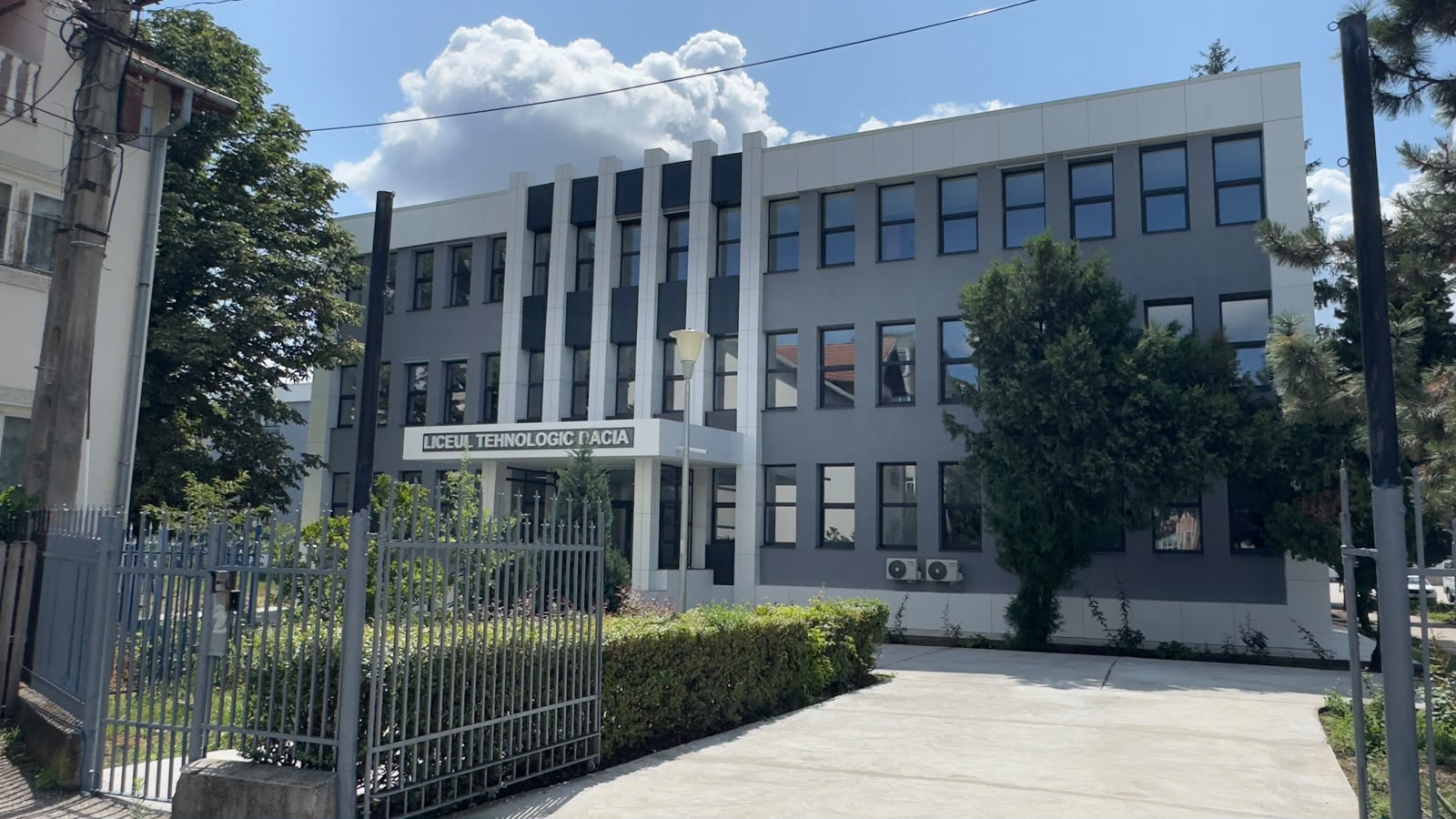 Pitești: Liceul Tehnologic „Dacia”, modernizat prin PNRR. Investiție de 1,38 milioane de euro
