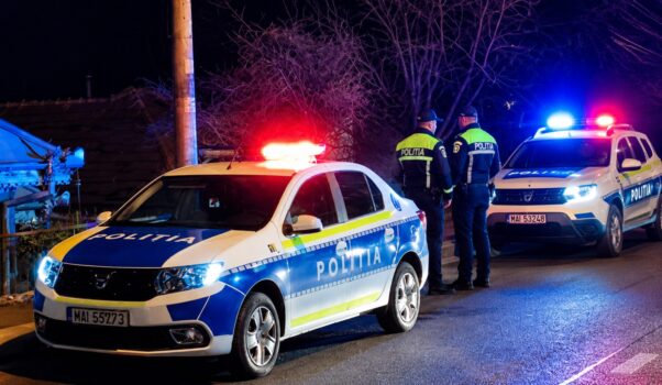A spart o casă din Argeș și a fugit cu zeci de litri de alcool: Ce a urmat