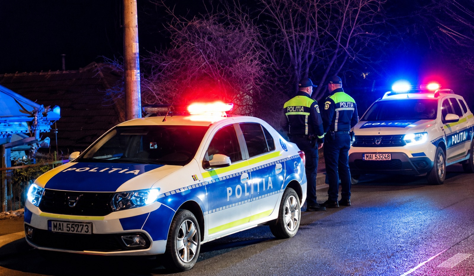A spart o casă din Argeș și a fugit cu zeci de litri de alcool: Ce a urmat