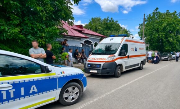 Copil de un an, mort după ce a fost călcat cu mașina de propriul tată în Galați