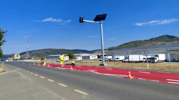CNAIR schimbă regulile pentru șoferi! Apare „covorul roșu” la intrarea în localități. Cum funcționează noul sistem și ce zone sunt vizate