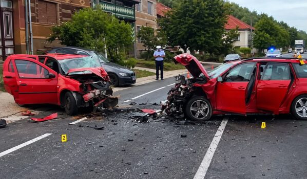 Impact frontal devastator pe DN 6! Un bărbat a murit pe loc, alte două persoane au fost rănite!