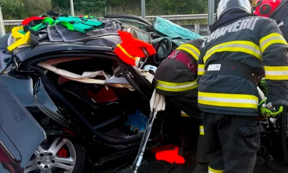 Accident grav pe A1! Patru persoane, inclusiv doi copii, au ajuns la spital