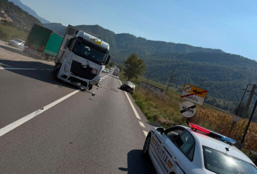 Accident pe Valea Oltului, DN7: TIR și mașină implicate într-un impact la Balota