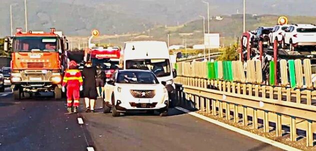 Accident în lanț pe Autostrada A1, spre Sibiu: Șapte persoane implicate, patru au fost transportate la spital