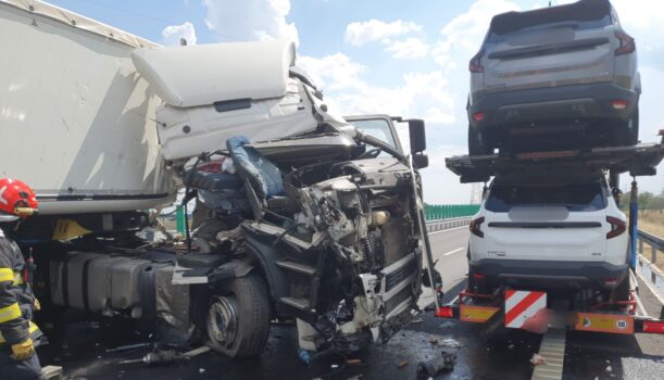 Accident grav pe Drumul Expres 12, în Argeș. Trei autocamioane implicate