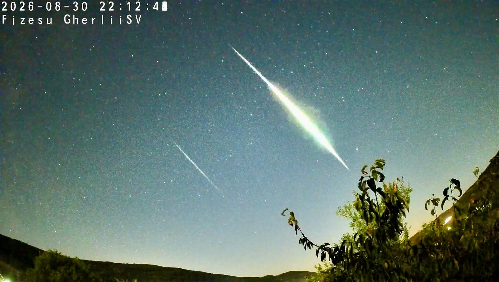 Cerul României, luminat azi-noapte de un bolid! Fenomen astronomic spectaculos