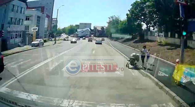 Inconștiență crasă pe o stradă din Pitești! Moment șocant surprins de cameră