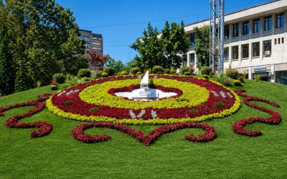 Pitești are cel mai mare ceas floral din România. Primarul Gentea: „Va deveni o nouă zonă de referință pentru oraș”
