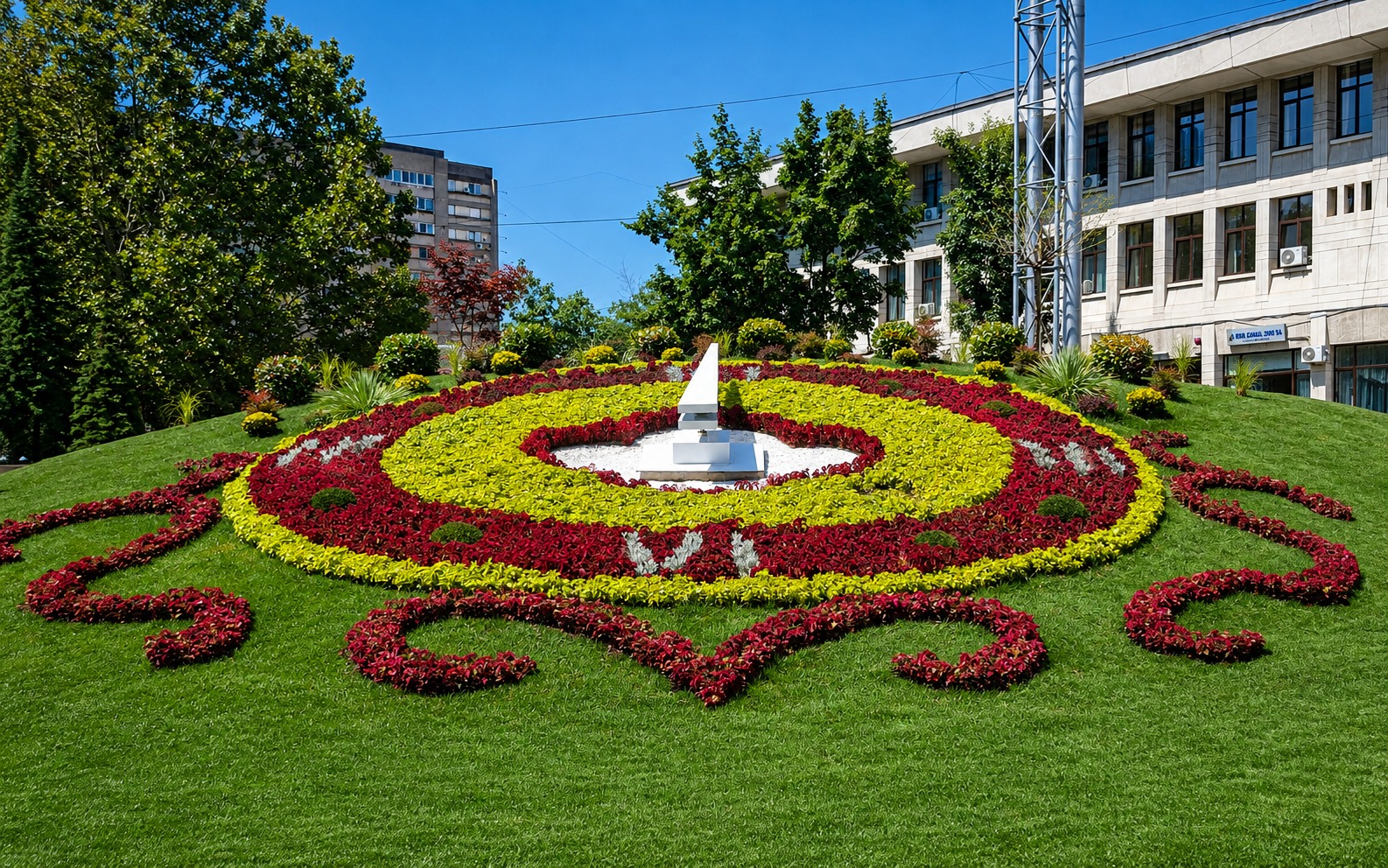 Pitești are cel mai mare ceas floral din România. Primarul Gentea: „Va deveni o nouă zonă de referință pentru oraș”