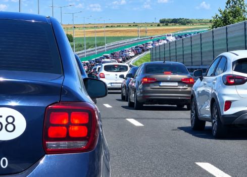 DEx12: Circulație restricționată pe sensul Pitești–Craiova după accidentul cu TIR și autoutilitară