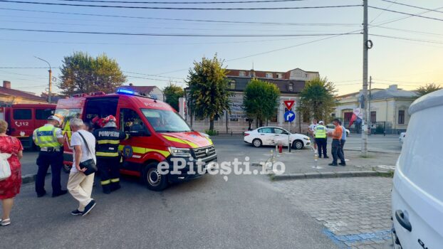 Accident în centrul Piteștiului: impact pe Bulevardul Republicii, lângă BRD