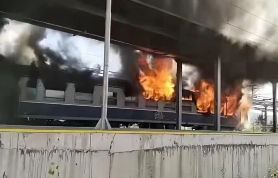 Arad. Incendiu în ultimul vagon al unui tren Regio, în gara Ilteu. Călătorii, evacuați
