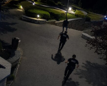 Scandal în Parcul Lumina din Pitești! Tineri implicați într-un conflict, amendați de Poliția Locală