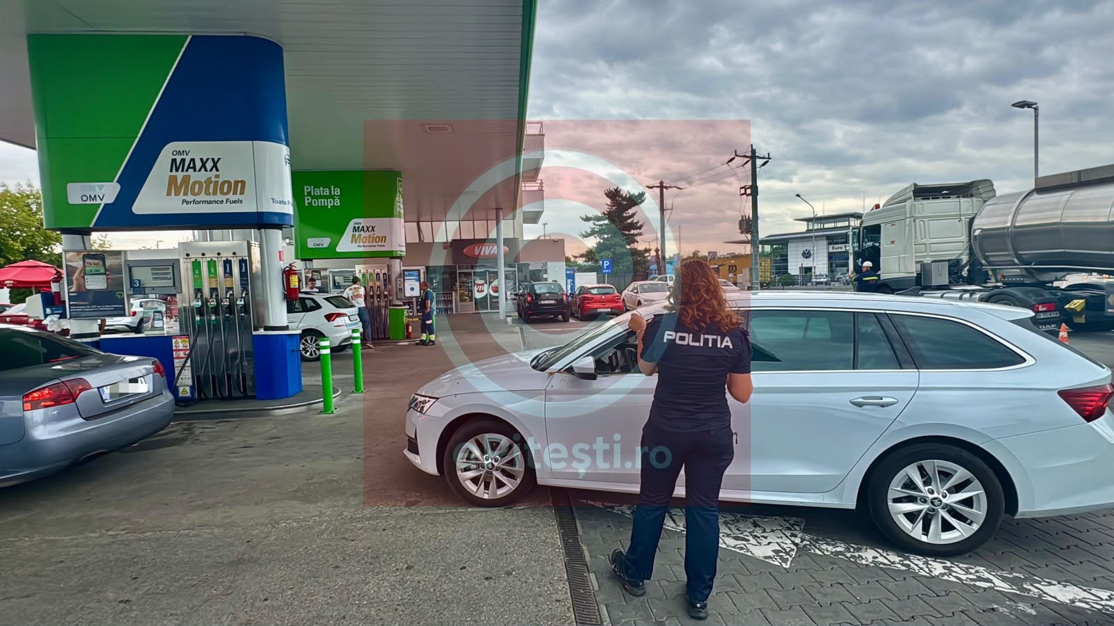 Polițiștii argeșeni, acțiune la OMV Pitești. Recomandări pentru șoferi