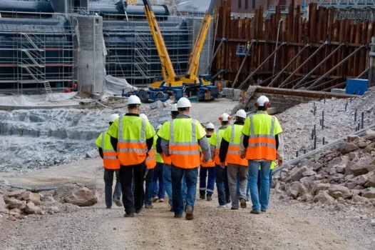 Paradox la Tulcea: medic oncolog lucrează în construcții, spitalul caută specialiști