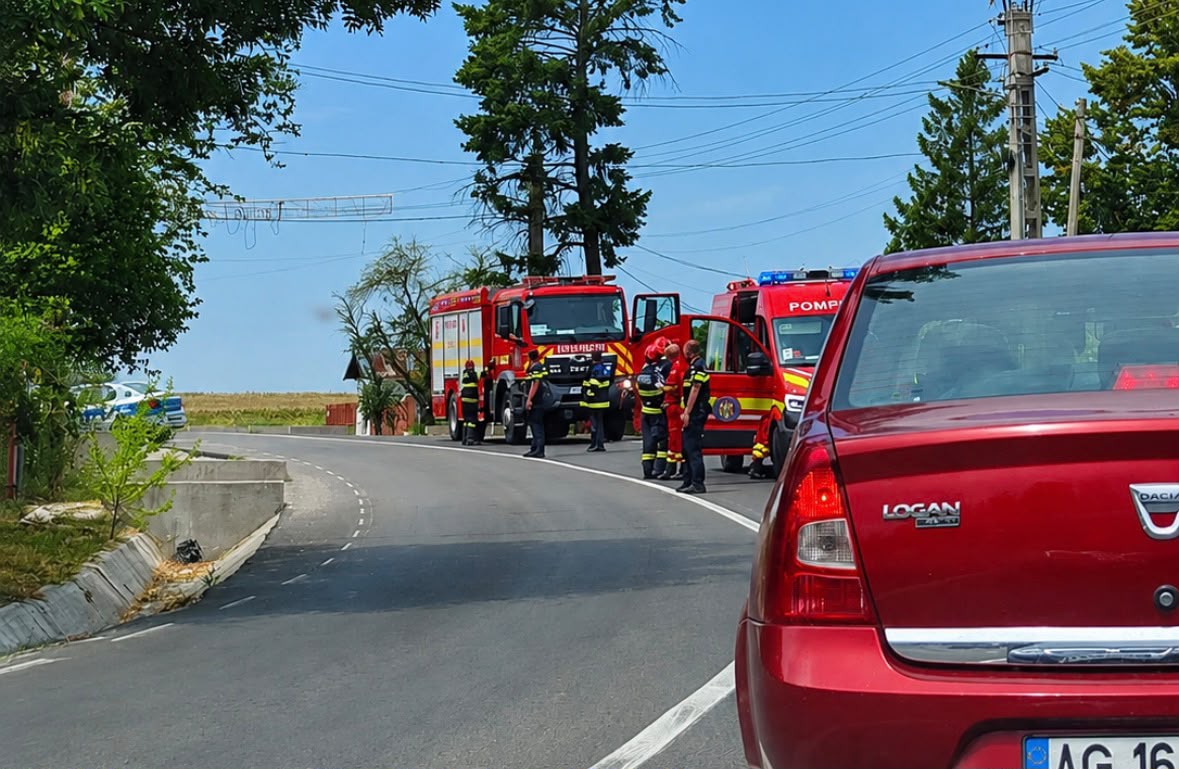 Accident în Recea, Argeș: Mașină intrată într-un cap de pod, o persoană a ajuns la spital