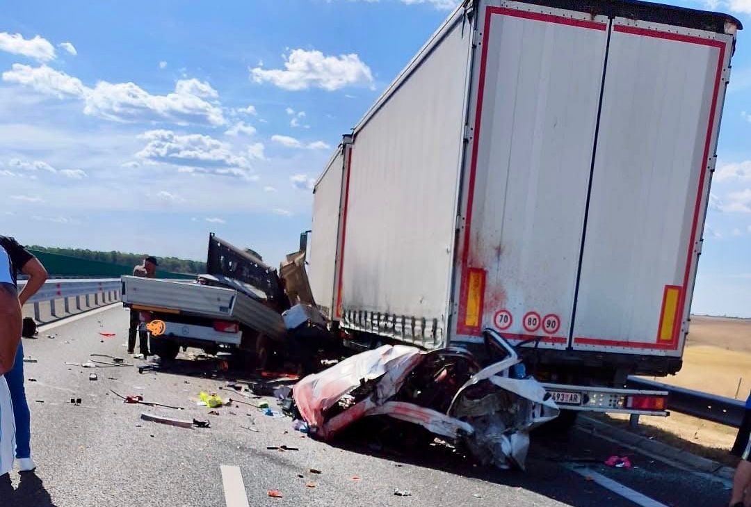 Accident grav pe DEx 12, Pitești-Craiova! Traficul este blocat!