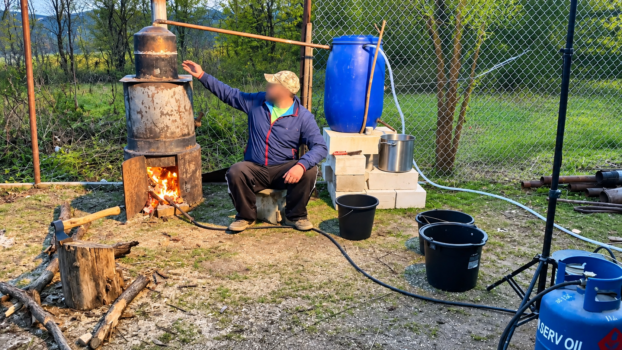 Țuica făcută acasă, în atenția Fiscului. Cât alcool poate produce o gospodărie