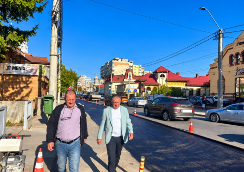 Au început lucrările de asfaltare în Centru: Primarul Piteștiului: ,,Asfaltăm tot, absolut, cap-coadă, fără peticeală. Așa e bine?”