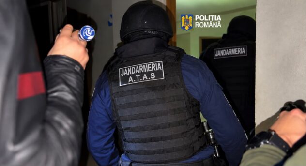 Individ de 37 de ani, săltat de mascați în Curtea de Argeș! Vindea substanțe interzise