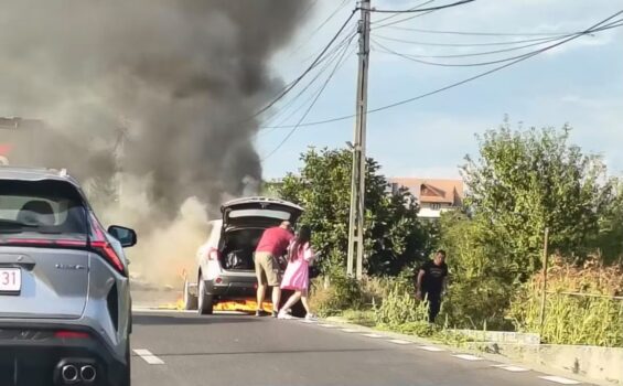 Incendiu la un autoturism pe DN73, lângă Pitești!