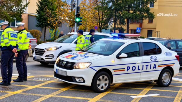 Șoferii pot primi amendă chiar dacă semaforul este verde. Regula pe care trebuie să o respecte