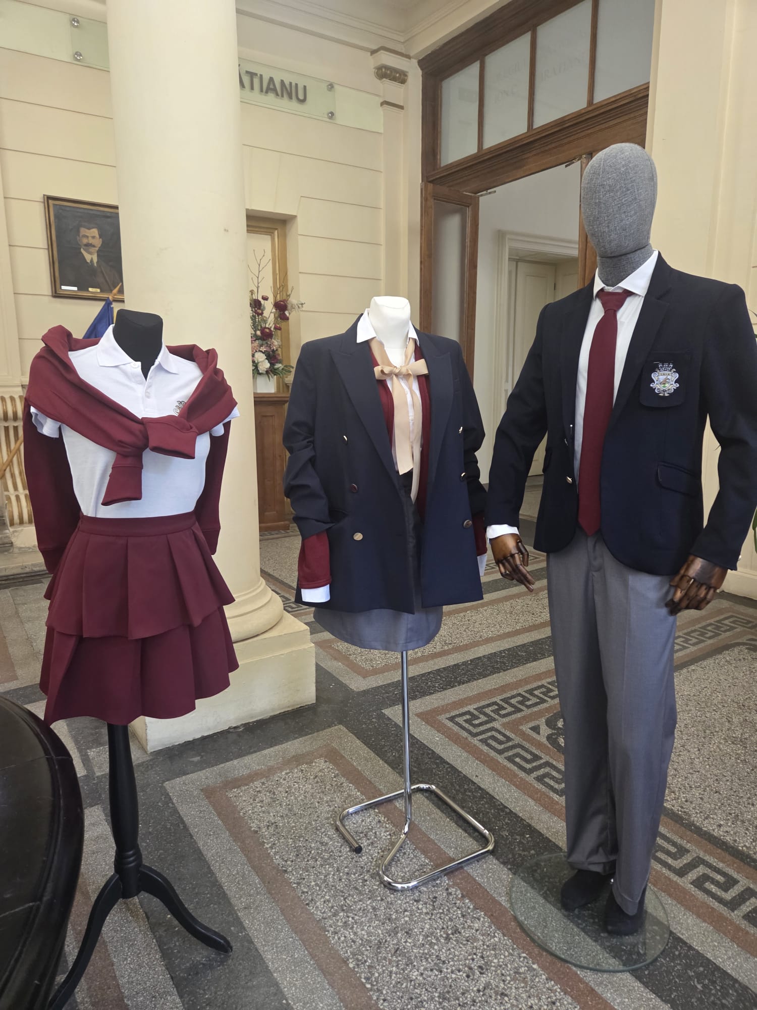 Colegiul Național „Ion C. Brătianu” - uniformă