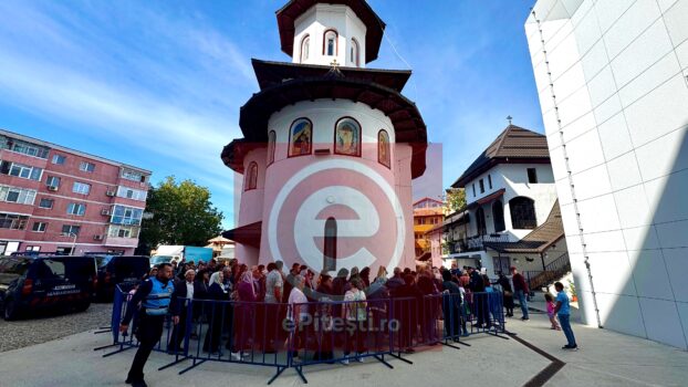 Pelerinaj impresionant la Pitești! Oameni din toată țara au venit pentru Brâul Maicii Domnului