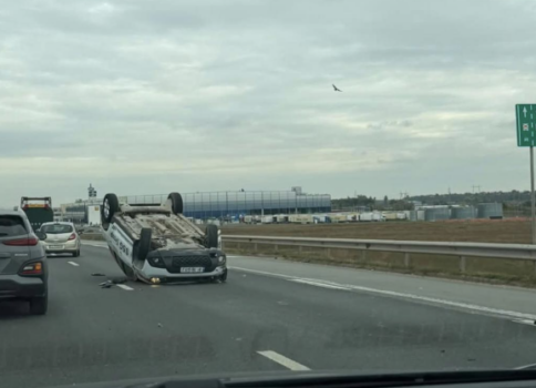 Accident rutier grav pe Autostrada A2 București-Constanța. Trei mașini implicate