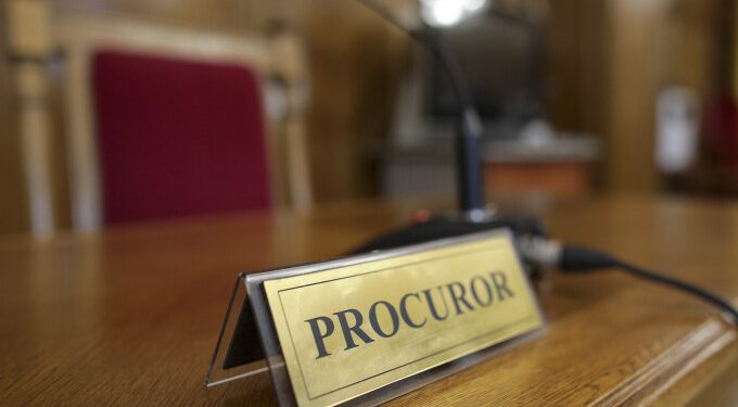 Un procuror, trimis în judecată după un control în trafic